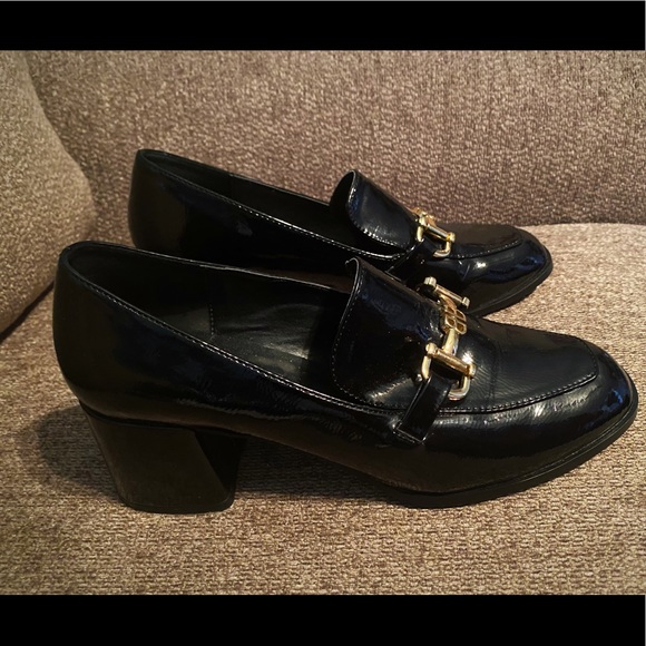 Black dress shoes with beautiful wide heel. - Picture 3 of 3